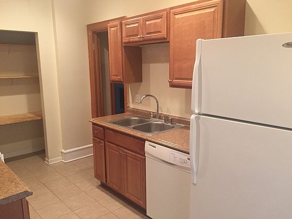 5th image of 2704 E Hartford Ave #12