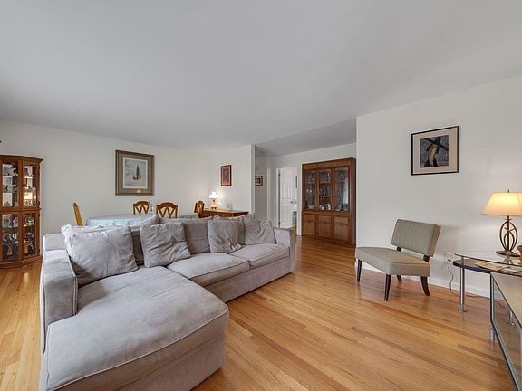 2nd image of 60 Baltimore Ave