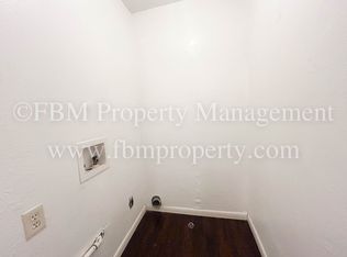 608 Walter Stephenson Rd #B, Midlothian, TX 76065