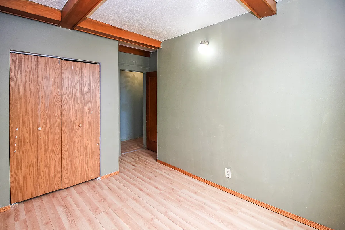 Building Photo - 220 W Russell St #2