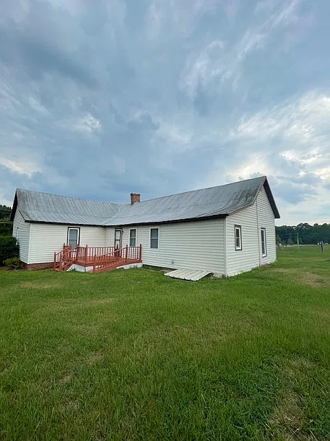 3 bed, 1776 sqft, $1,425 — Photo 2