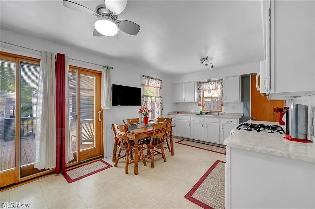 3 bed, $1,400 — Photo 4