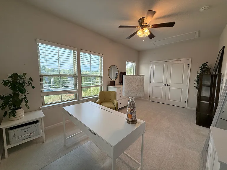 814 Oval Park Ln — Photo 13