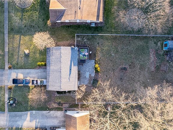 5th image of 851 West St