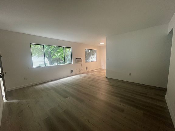 5th image of 615 N Baker Ave #B