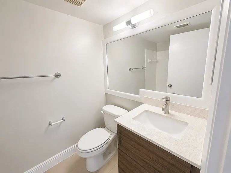 5780 Rock Island Rd #360 - interior 20