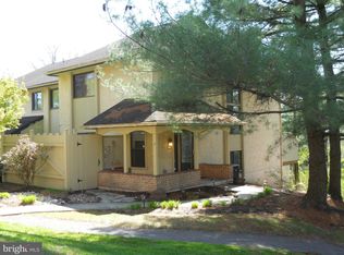 17 Pine Woods Ct, Reading, PA 19607