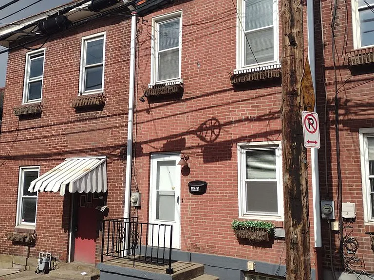 4403 Davison St — Photo 2