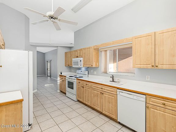 5th image of 2187 Hedgerow Dr