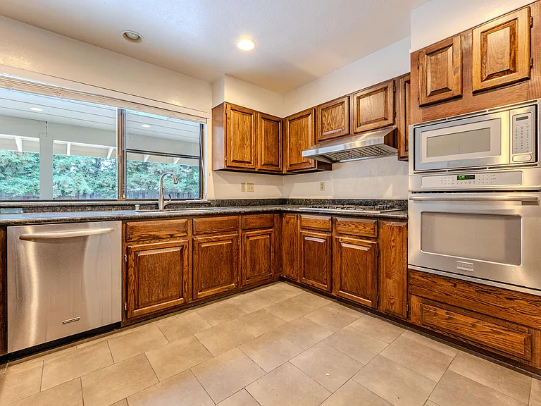 327 Clarkin Ct — Photo 14
