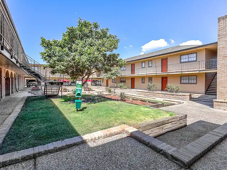 Las Velas at Hillcroft Apts. — Photo 17