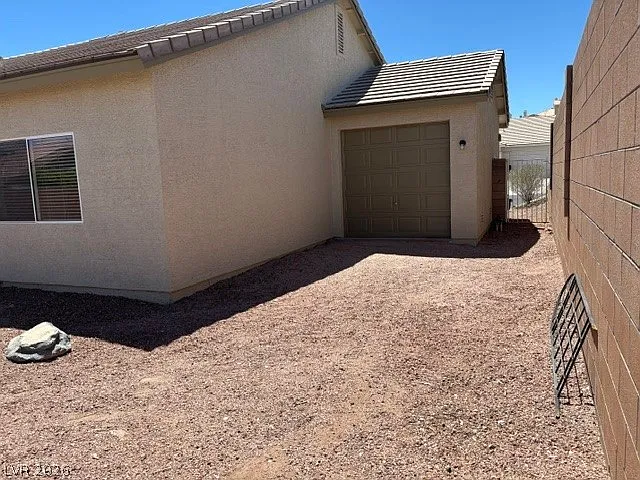 2886 Shimmering Bay St — Photo 20