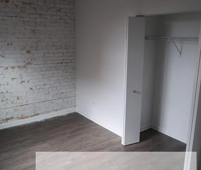 932 W Dakin St #201 — Photo 5