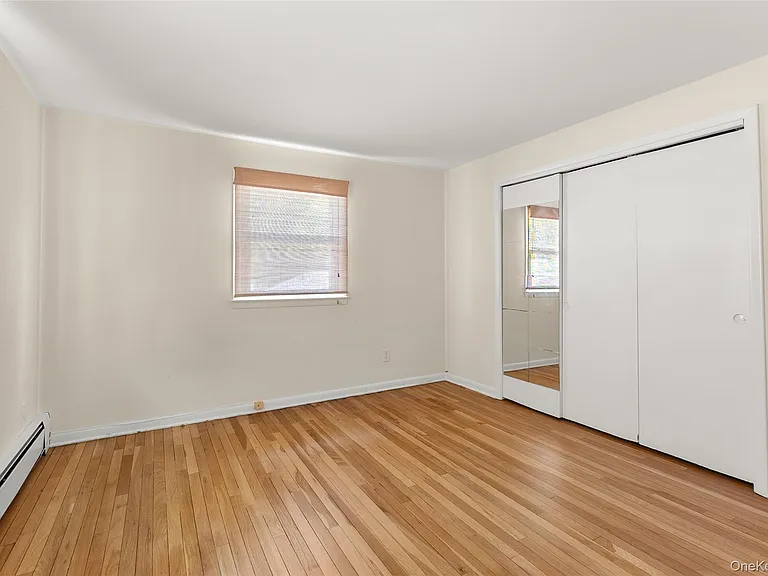 217 Greeley Ave — Photo 9