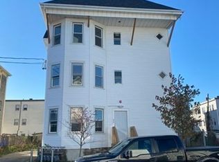 86 Beetle St #1R, New Bedford, MA 02740