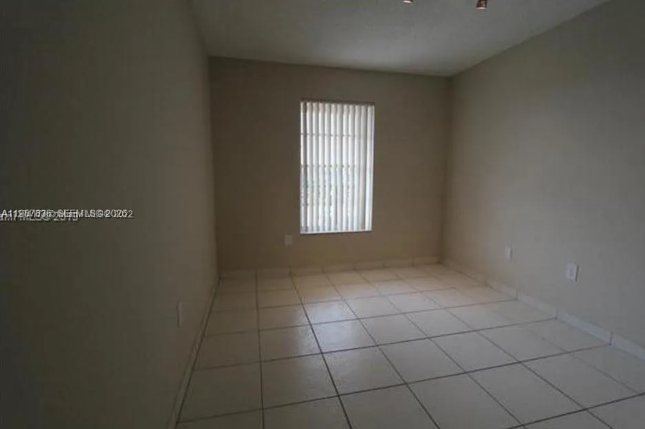 Westland Gardens Condo — Photo 2