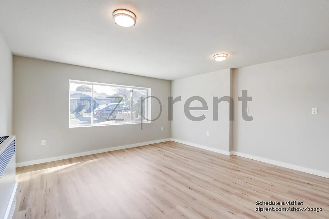 4 bed, 2037 sqft, $3,608 — Photo 4