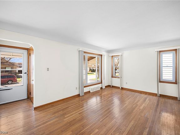 5th image of 4912 Behrwald Ave