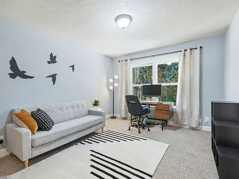5530 SW Logan Ct — Photo 32