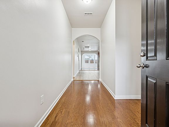 4th image of 2537 Miranda Dr