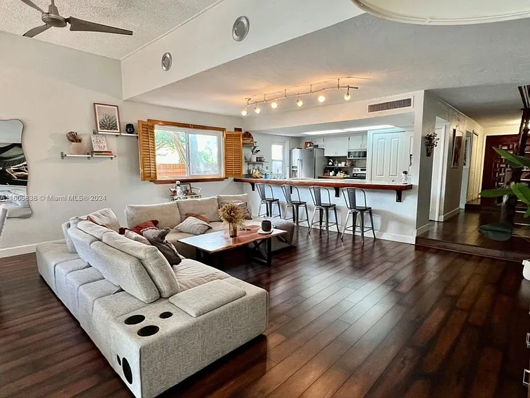 Living room /kitchen area.
