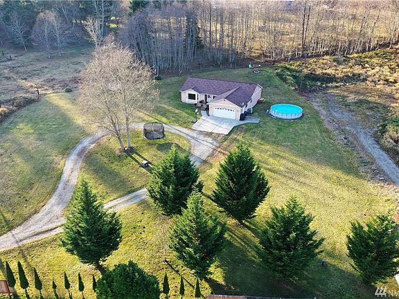 3rd image of 108 Dougfir Ln