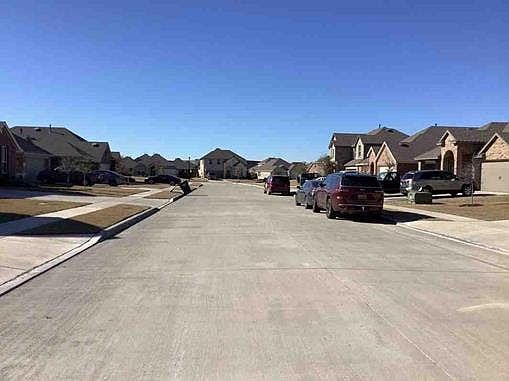 4th image of 308 Bailey Way