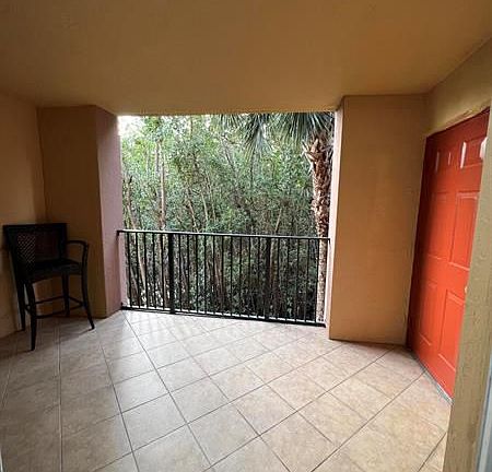 4th image of 400 Scotia Dr APT 202