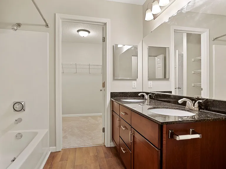 Waterford Place Townhomes — Photo 36
