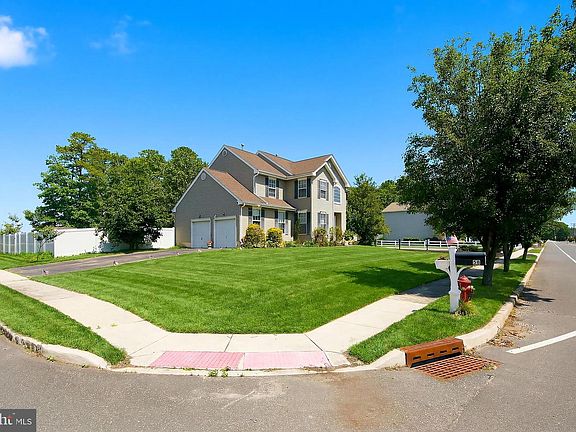 2nd image of 58 Nautilus Dr