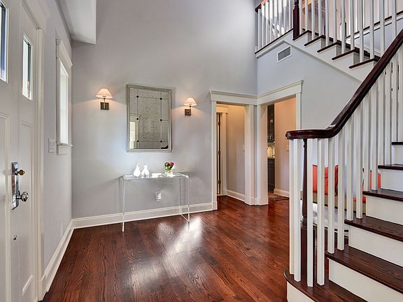 4th image of 860 Rushmore Ave