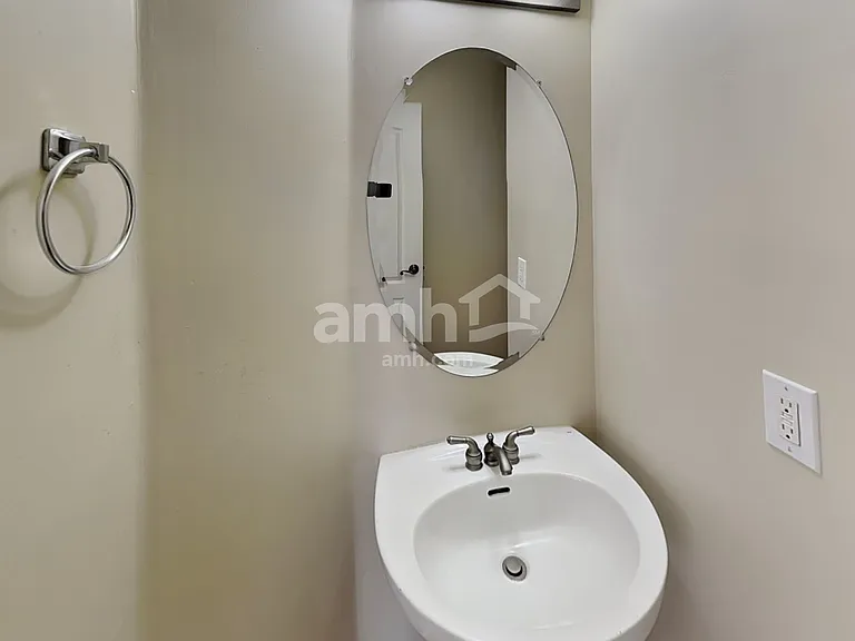 8409 S 50th Ln — Photo 9