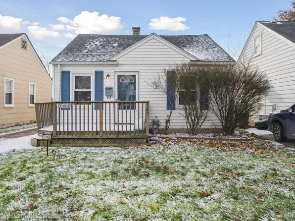 20488 Hollywood St, Harper Woods, MI 48225