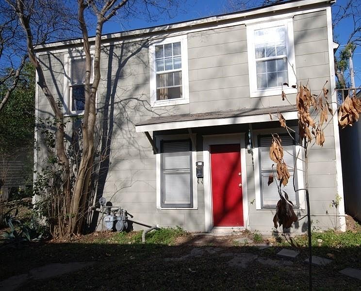 Hyde Park apartment - Unit B is upstairs