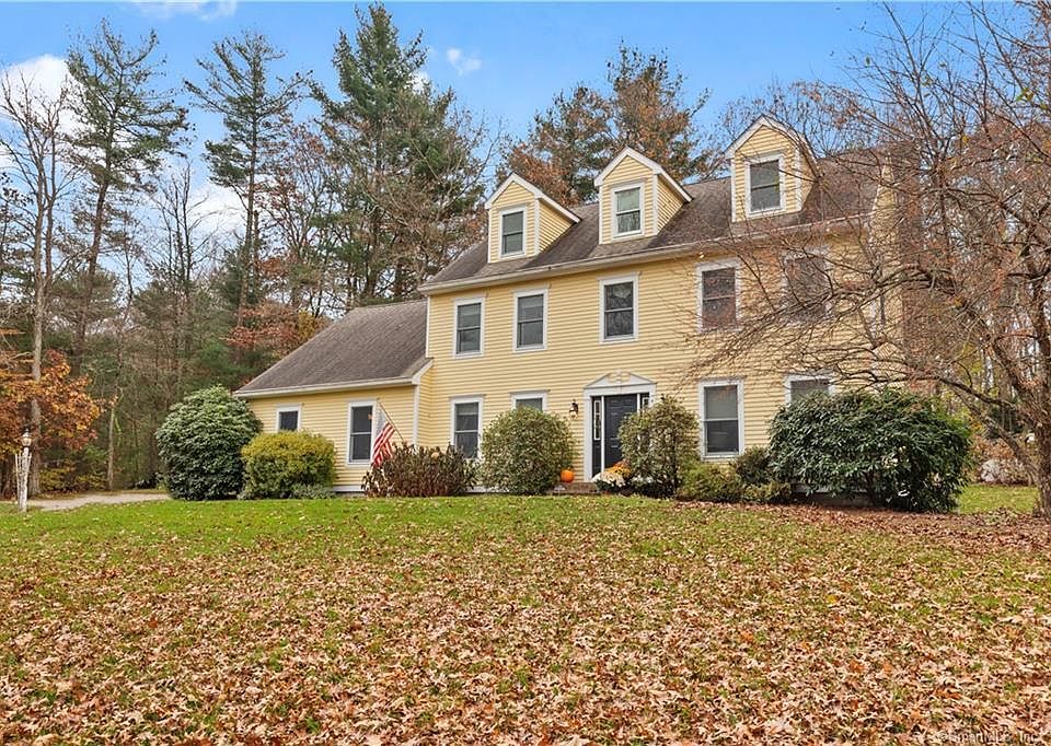 1st image of 32 Stonehedge Drive