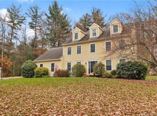 32 Stonehedge Dr, Tolland, CT 06084