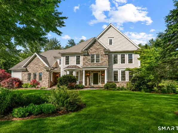 45 Hampton Court, Glastonbury, CT 06073