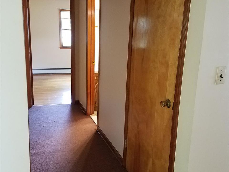 1st image of 6 S Middlebush Rd