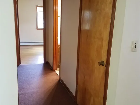 6 S Middlebush Rd, Somerset, NJ 08873