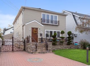 52 E Lincoln Ave, Valley Stream, NY 11580