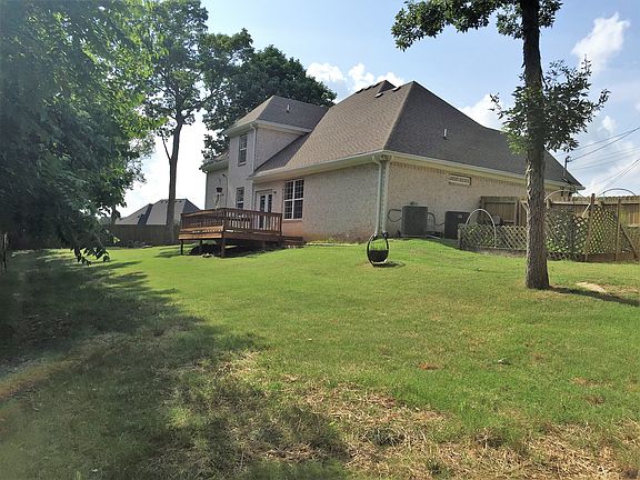 2nd image of 104 Denny Cove Dr