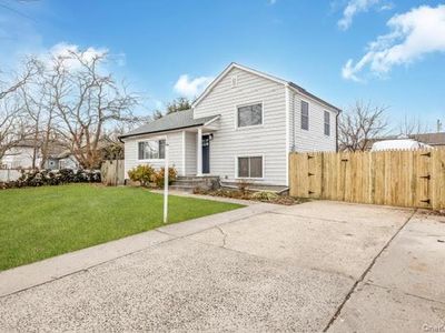 70 E Minerva Road, Lindenhurst, NY, 11757