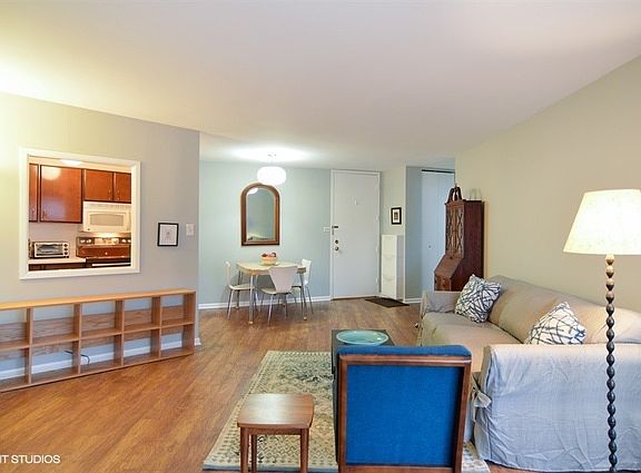 4th image of 7061 N Kedzie Ave Ste 1109