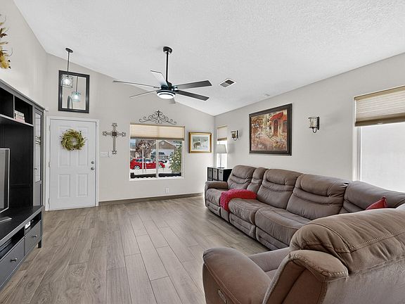 4th image of 10905 Desert Dreamer St NW