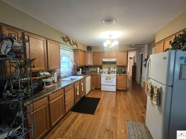 634 W Lindsey St, Buffalo, MO 65622