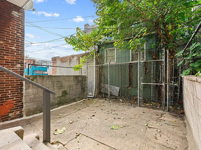 2528 S 63rd St — Photo 10