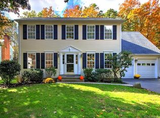 415 Acorn Ln, Milford, CT 06461
