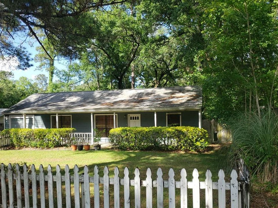 1st image of 3700 Wood Hill Dr