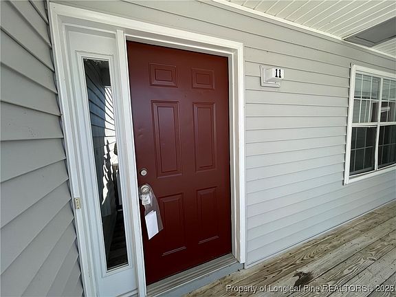3rd image of 267-11 Waterdown Dr
