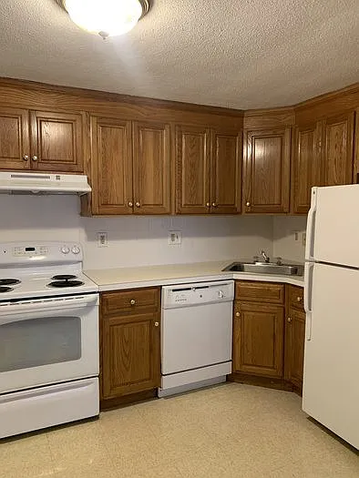 2 bed, 1.0 bath, $2,275 — Photo 2